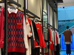 -阿玛施(万达广场松江店)