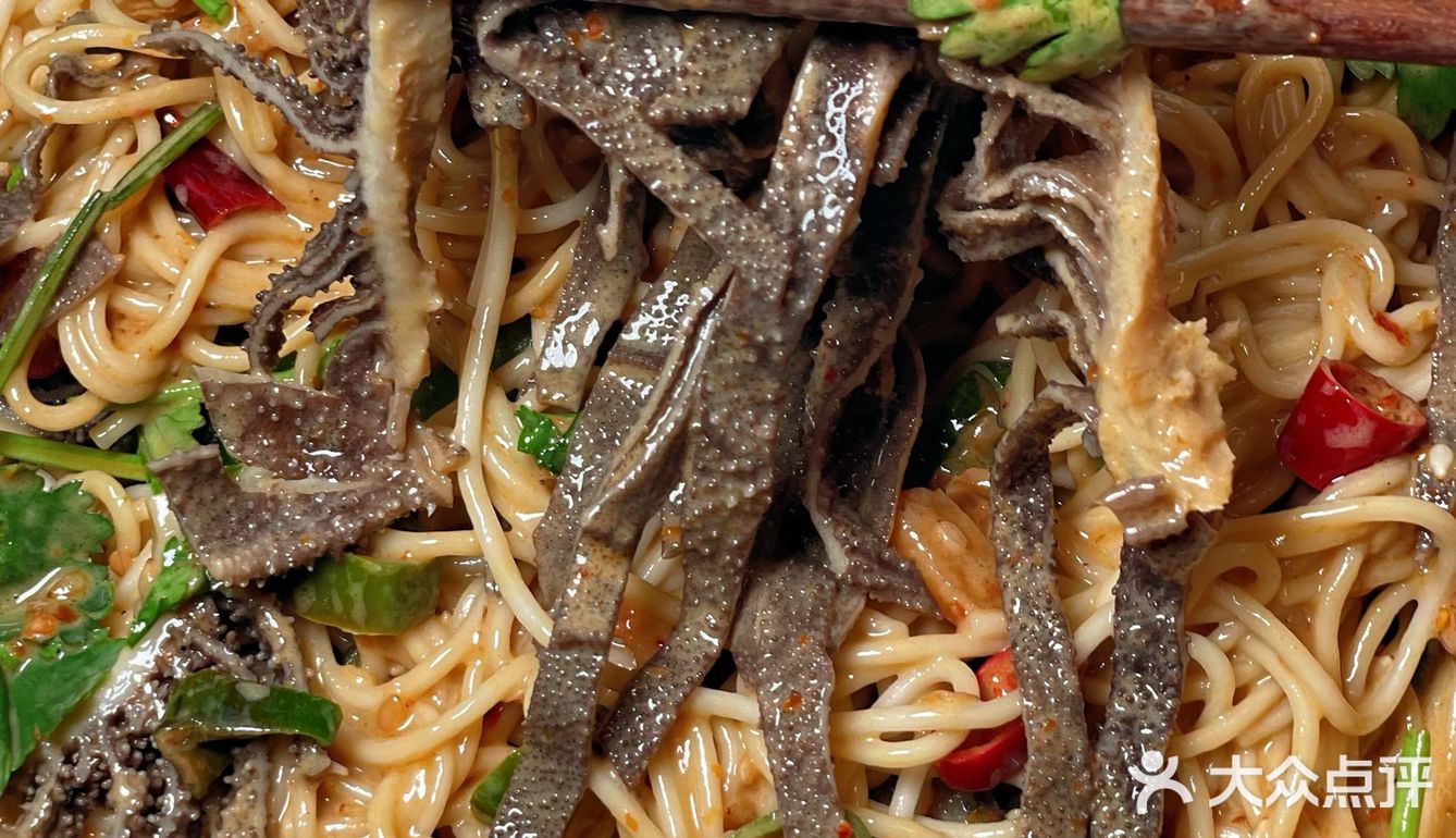 毛肚拌面🍜麻酱浓郁，吸汁好吃[胜利]