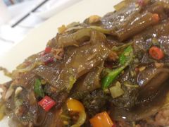 -阿瓦山寨·湘菜现炒·剁椒鱼头王(咸阳总店)