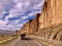 -天山神秘大峡谷