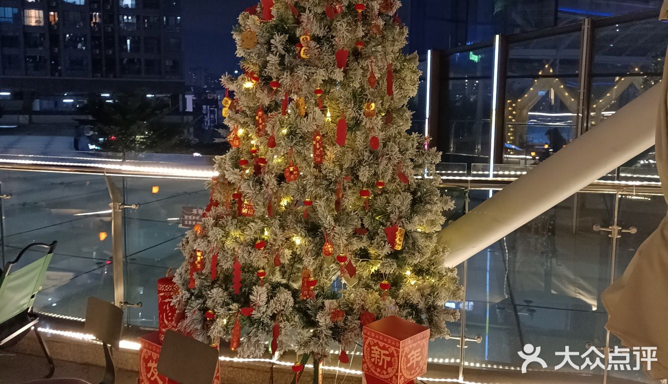 【节日啊，当然要和朋友们一起过。。。[憨笑]】