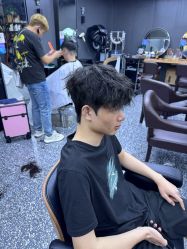 -藤野造型专业烫染接发