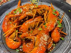 -肥肥虾庄·金牌油焖大虾(汉街SKP店)