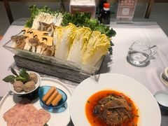 -红鼎豆捞·非遗鲍皇汤火锅(宝丰路店)