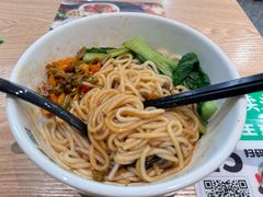 -蒙自源米线大王(东站店)