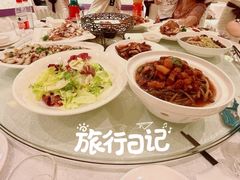 -鞍山大白鲨美食酒店