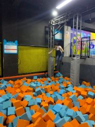 -蹦贝运动中心·蹦床·攀岩·闯关(龙岗店)