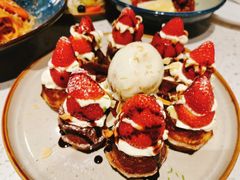 草莓忌廉华夫饼-BE BRIGHT KITCHEN(正佳广场店)