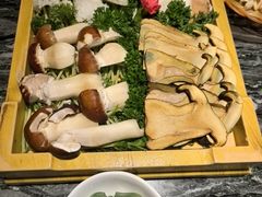 -慢丽江·云南野生菌土鸡锅(付家庄店)