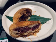 现烤玫瑰鲜花饼-云海肴·汽锅鸡·云南菜(高德置地店)