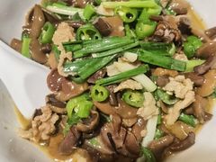 青椒牛肝菌-醉美东江·三文鱼·烧鸡公