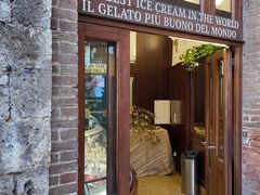 -Gelateria Dondoli