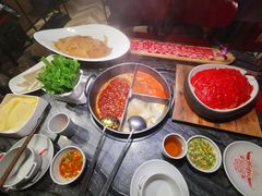 小嫩牛专利T型锅（一锅三吃）-热火朝天鲜切牛肉火锅(南强街巷店)