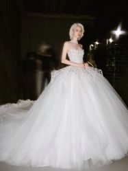 -Renee芮亦婚纱(原丽莎)