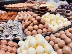 -Laderach 莱德拉(上海环贸iapm店)