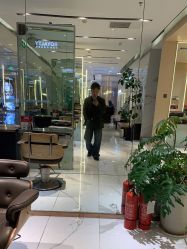 -罗亚帝造型·烫发染发