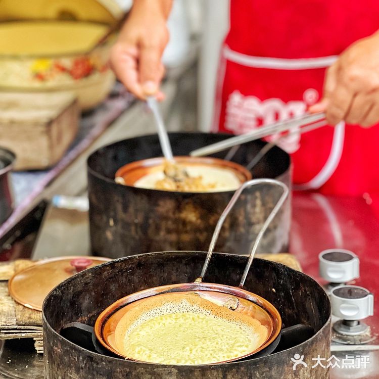 🟢：成都不容错过的小吃 蛋烘糕 五十年老店