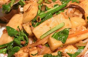Seafood Stir-Fried Ningde Yangzhong Yellow Rice Cake
