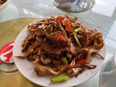 -何适山庄(水长城P2停车场店)