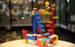 -菠萝树益智玩具体验馆(欧亚卖场店)