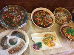 -兔行天下-鸿鹤鲜锅兔(中海国际店)