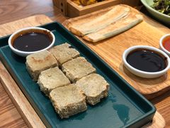 干炸臭豆腐-弄堂里·寻味杭州(湖滨银泰in77C区店)