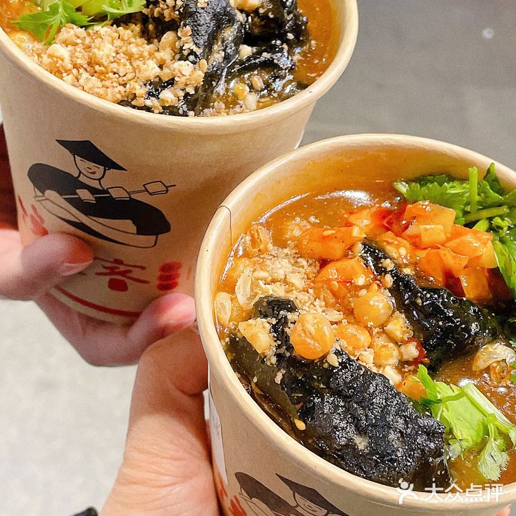 臭豆腐还是灌汤的最好吃[调皮]