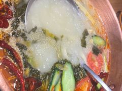 -洱火云南酸菜牛肉火锅(石景山当代商城店)