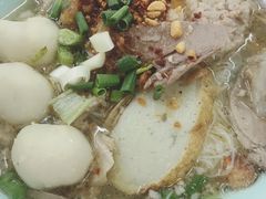 鱼蛋干细米粉-榮泰米粉湯(Left Shop)