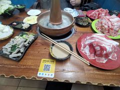 -洞庭洲·防空洞火锅·烧烤·铜锅涮肉(新百广场店)