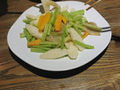 香芹淮山炒云耳-广东道至正餐厅(区庄店)