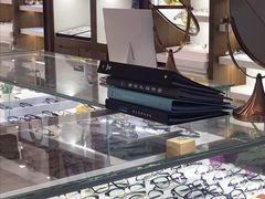 -明月眼镜(三坝店)