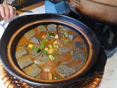 自制黑豆腐砂锅-姜君·千岛湖鱼头馆(浦东大道店)