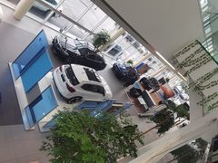 -上海宝宁宝马4S店