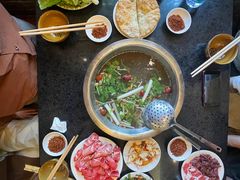 -周老三跷脚牛肉·全牛火锅(非遗传承店)