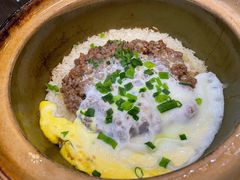 窝蛋牛肉饼煲仔饭-红星光发煲仔饭(文海店)