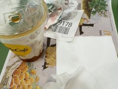 -麦当劳(上海虹桥站30B检票口楼上)