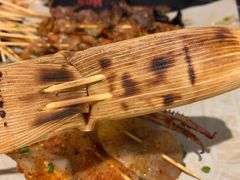 烤乐山冻粑-何师烧烤Pro ·江湖川菜·小龙虾·精酿(太古里旗舰店)