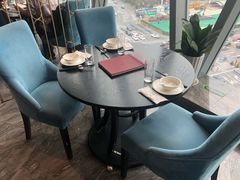 靠窗位-柒园·三十年创意杭帮菜(龙湖滨江天街店)