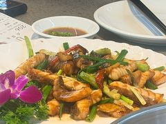 -郑猛记石岐鸽主题餐厅(长江店)