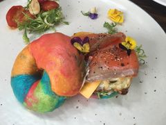 烟熏三文鱼彩虹贝果-吃饼人西餐(南开店)