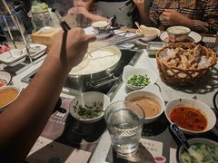 -尚尚仙·酸汤猪手·猪肚鸡火锅(华联万柳购物中心店)