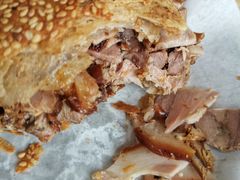 烧饼夹肘子肉-老四烧饼铺(丽源路店)