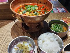 -成都你六姐·牛肉冒菜(上海环宇荟店)