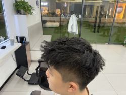 -尤司男士国潮理发馆