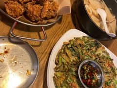 海鲜葱饼-富乐满韩国正宗炸鸡韩国料理(虹泉路店)