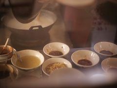 -松树干拌面店