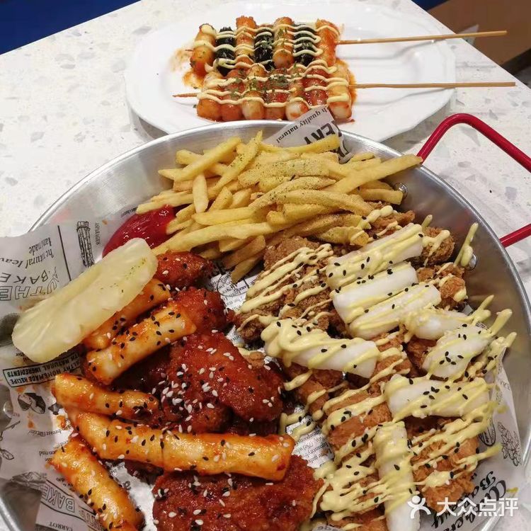 蘸酱跟炸鸡融入的很好