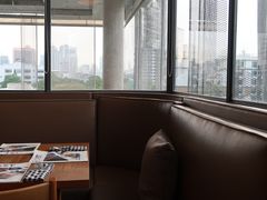 -ROAST coffee & eatery