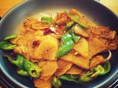 干锅土豆片-乌镇那一年小院主题餐厅(甘泉西路店)